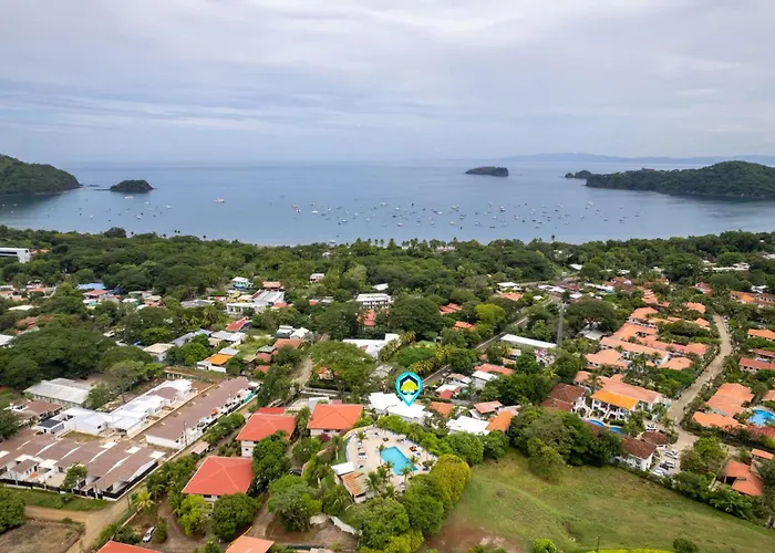 Modern Top-floor With Panoramic Views And Community Pool Сasa de vacaciones