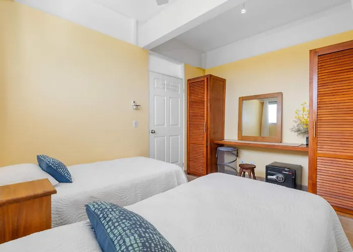 Сasa de vacaciones Modern Top-floor With Panoramic Views And Community Pool
