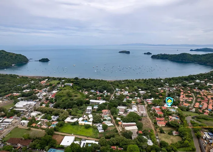 Modern Top-floor With Panoramic Views And Community Pool Сasa de vacaciones