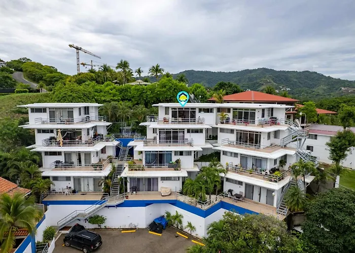 Modern Top-floor With Panoramic Views And Community Pool Сasa de vacaciones *